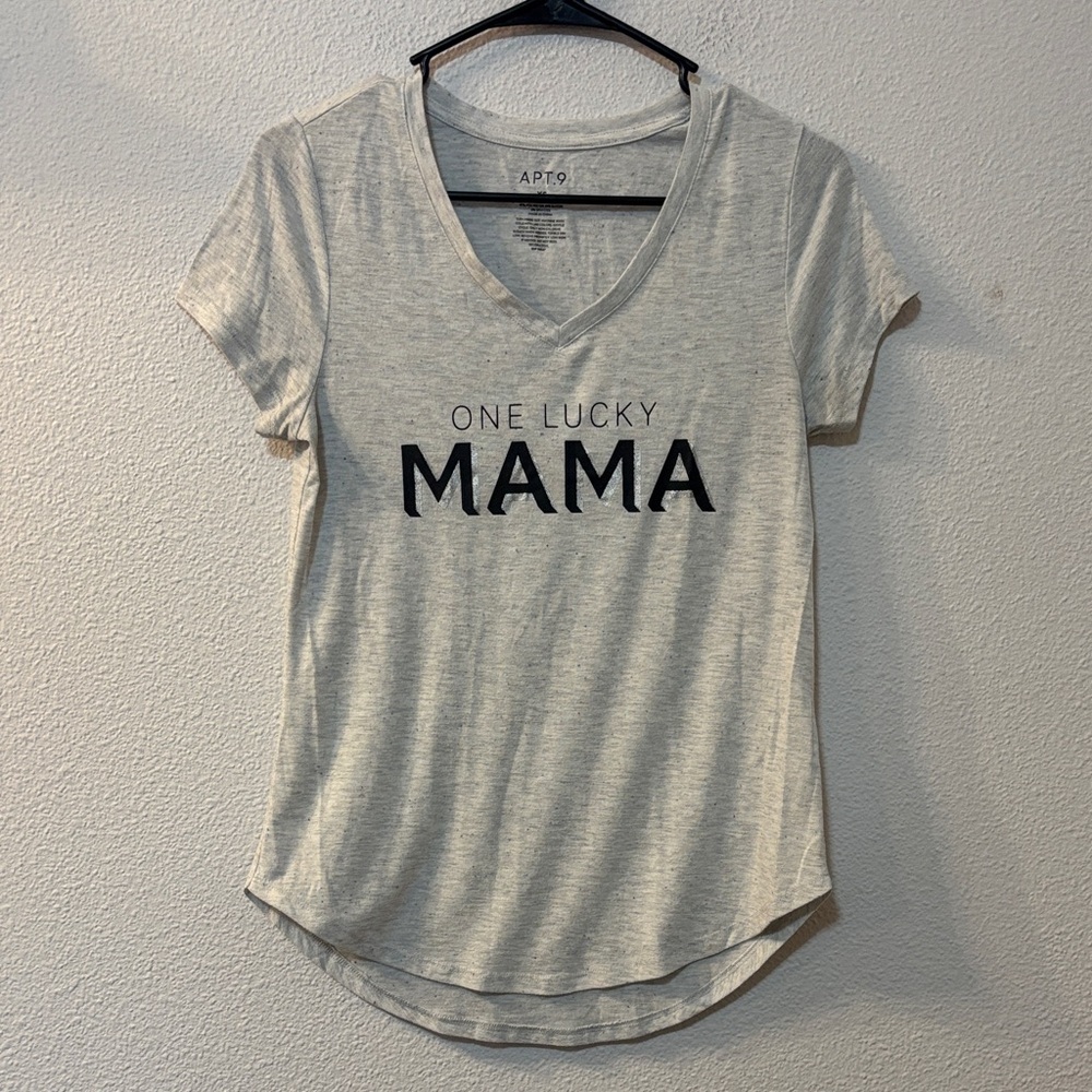 Apt. 9 Light Gray 'One Lucky Mama' Short Sleeve Tee
